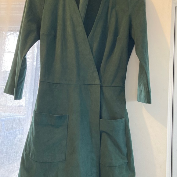 Onesie Green ‘suede’ size small - Picture 4 of 6